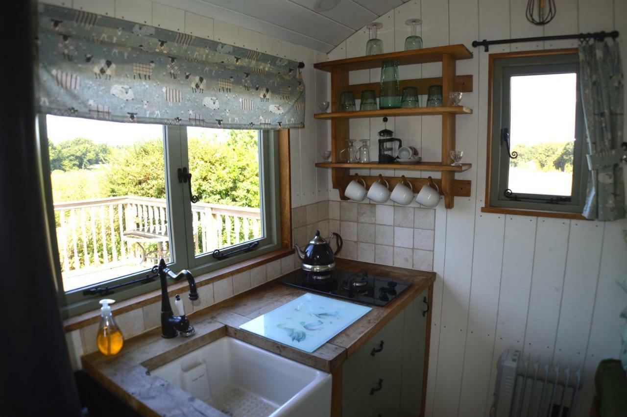 Rose Shepherds Hut Badlesmere Bagian luar foto