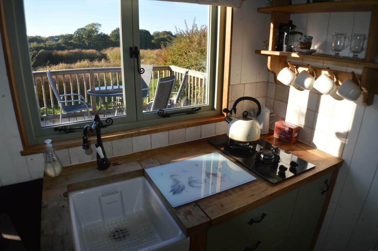 Rose Shepherds Hut Badlesmere Bagian luar foto
